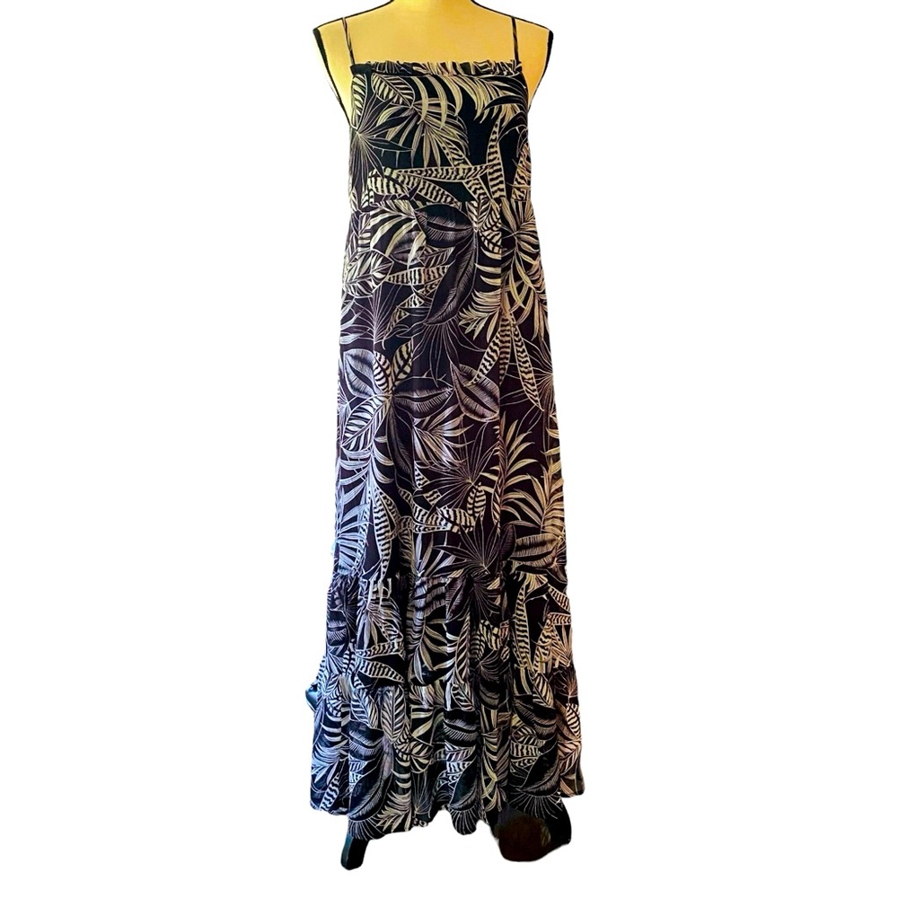 Banana Republic Women’s size M Black & White Palm Print Tiered Maxi Dress lined